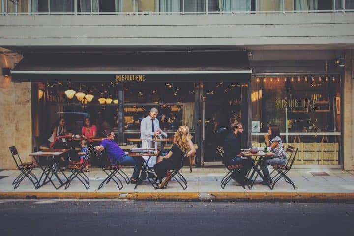 découvrez les principes du customer-centric, une approche centrée sur le client qui valorise ses besoins et attentes pour offrir une expérience utilisateur optimale. améliorez la satisfaction de vos clients et boostez la fidélité grâce à des stratégies innovantes.