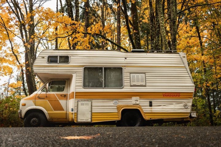 découvrez les avantages d’un van électrique aménagé : autonomie, respect de l’environnement et liberté de voyager partout en toute simplicité. trouvez le modèle idéal pour vos aventures vertes !