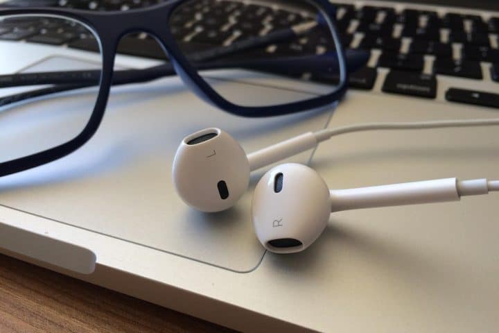 découvrez notre sélection de casques audio de haute qualité, offrant une expérience sonore immersive. que vous cherchiez des écouteurs sans fil, des casques antibruit ou des modèles de sport, nous avons ce qu'il vous faut pour écouter votre musique avec style et confort. plongez dans un monde de sons exceptionnels avec nos produits.