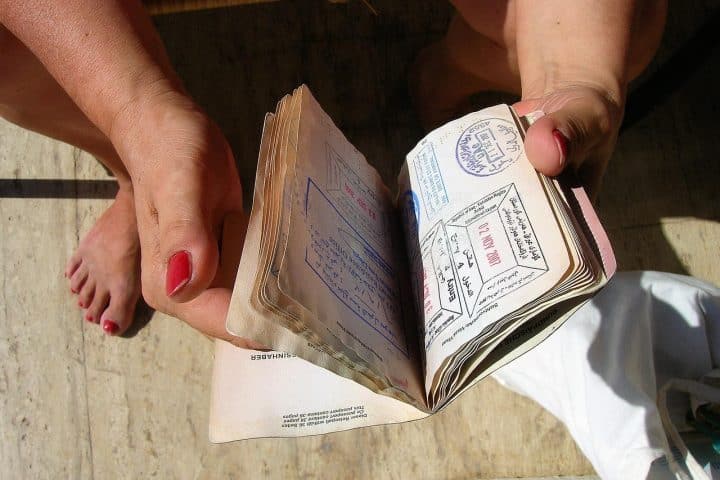 découvrez tout ce qu'il faut savoir sur le visa j-1 : un programme d'échange qui permet aux étudiants et professionnels étrangers de vivre des expériences uniques aux états-unis. informez-vous sur les critères d'éligibilité, le processus de demande et les opportunités professionnelles offertes.