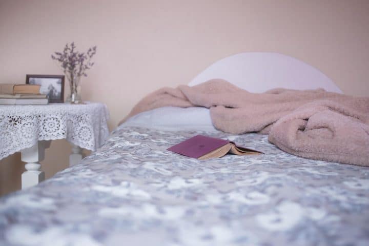 découvrez notre sélection de lits en loft, un choix idéal pour optimiser l'espace tout en ajoutant une touche moderne à votre chambre. parfaits pour les petites chambres ou les studios, nos lits en loft allient confort et design, offrant un coin sommeil confortable tout en libérant de l'espace au sol pour un bureau ou une zone de vie.