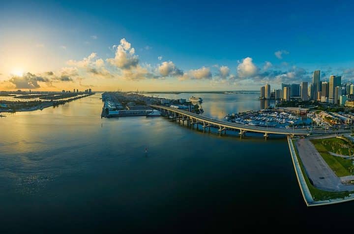 découvrez les prix des appartements à miami par mètre carré en 2025. analyse des tendances du marché immobilier, évolution des prix et conseils pour les investisseurs.